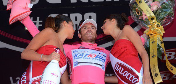 Luca Paolini porte déjà ce maillot rose depuis quelques jours, et cela devrait continuer jusqu'à samedi - Photo Katusha