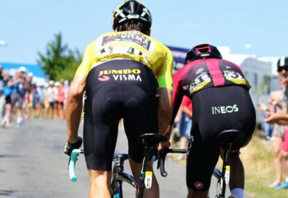 Primoz Roglic (TJV) et Egan Bernal (INS) au coude à coude lors du Tour de l'Ain. Photo : Zoé Soullard/Direct Vélo