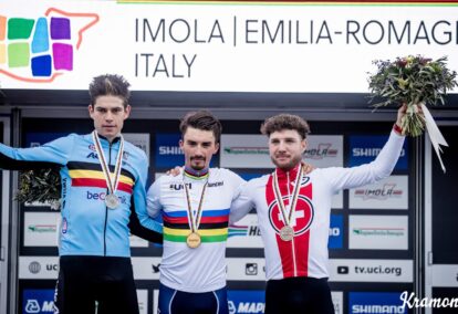 Wout van Aert, Julian Alaphilippe et Marc Hirschi, le podium de ces Mondiaux. Photo : Kramon