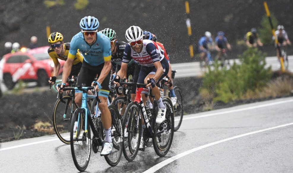 Les leaders se sont déjà joués des coudes sur le Giro, lors de l'étape qui arrivait au sommet de l'Etna. Photo : RCS / Giro d'Italia
